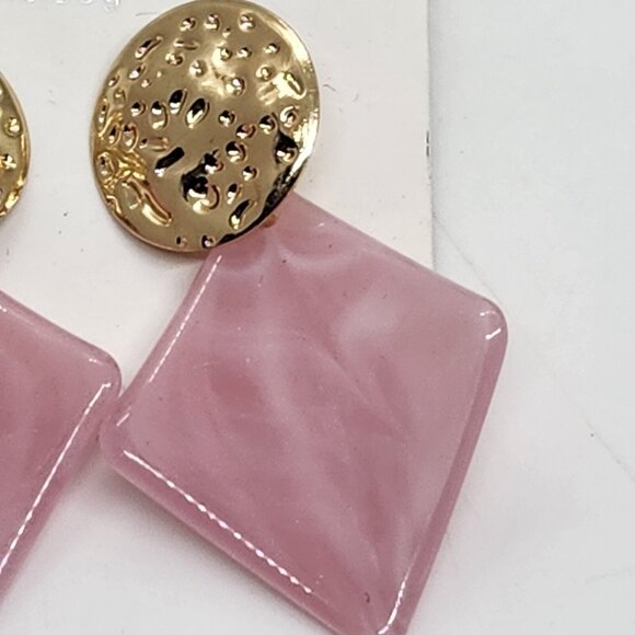 Nwt Gold Tone‎ Pink Lucite Dangle Earrings Melody - Picture 4 of 6